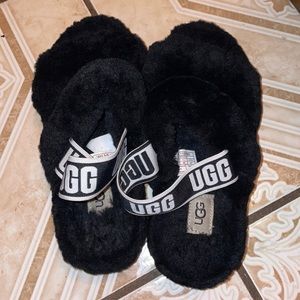 UGG Oh Yeah Slipper’s- no box- lightly used-see pics for details